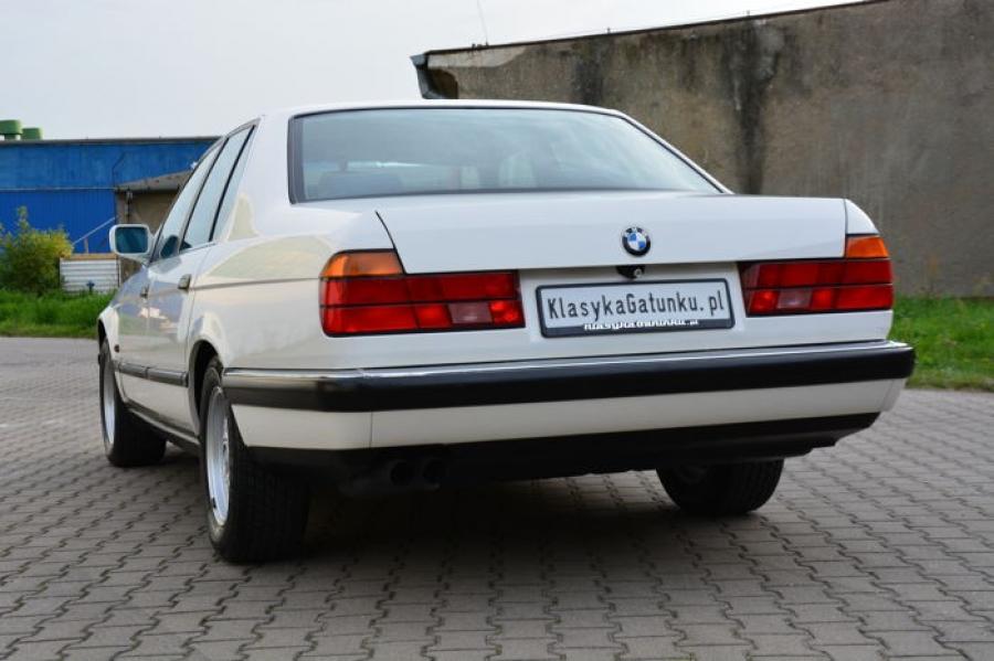  BMW 740i (E32) 1992 года  (UK) (фото 9 из 170)